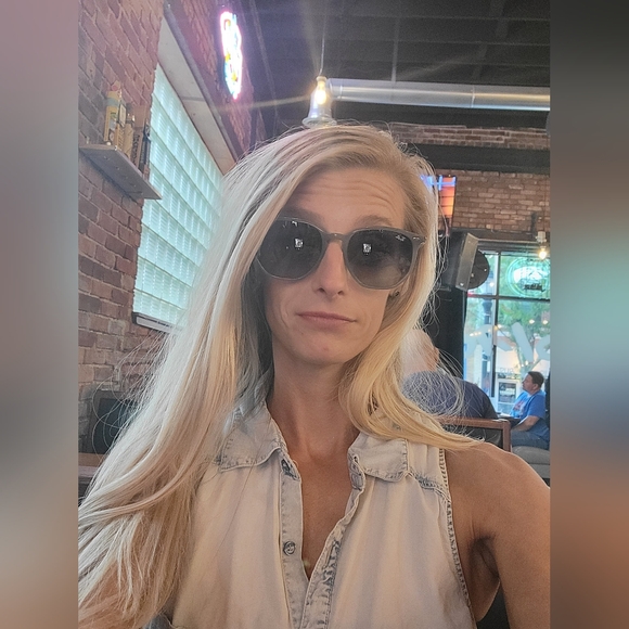 Meet your Posher, Alice - Picture 2 of 15